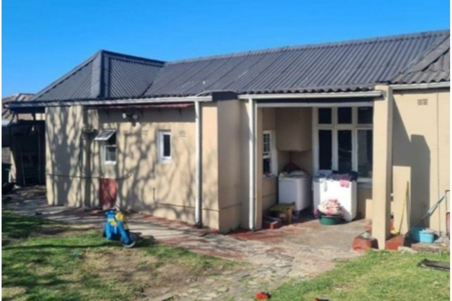 6 Bedroom Property for Sale in West Bank Eastern Cape